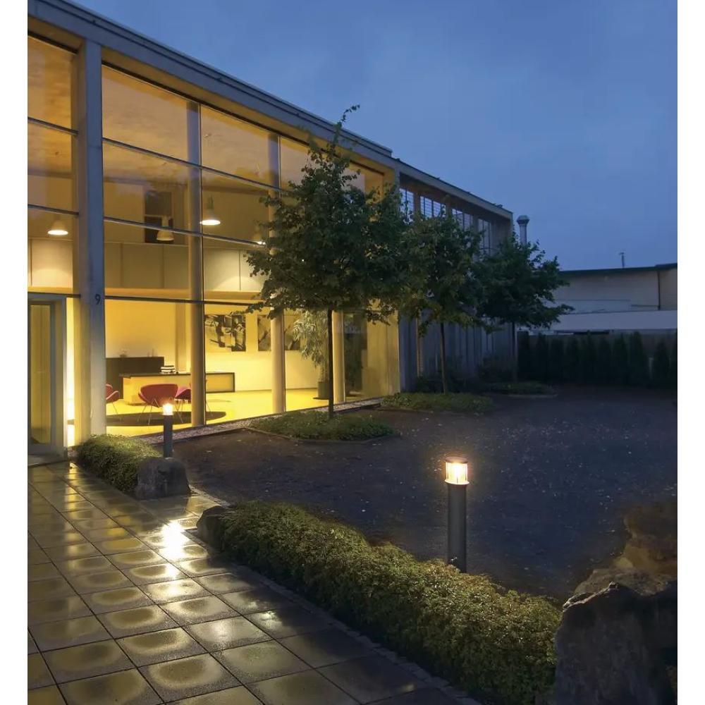 grafitszurke vizallo kerti lampa fem design ipari modern kulteri allolampa kertvilagitas kerttervezes.jpg